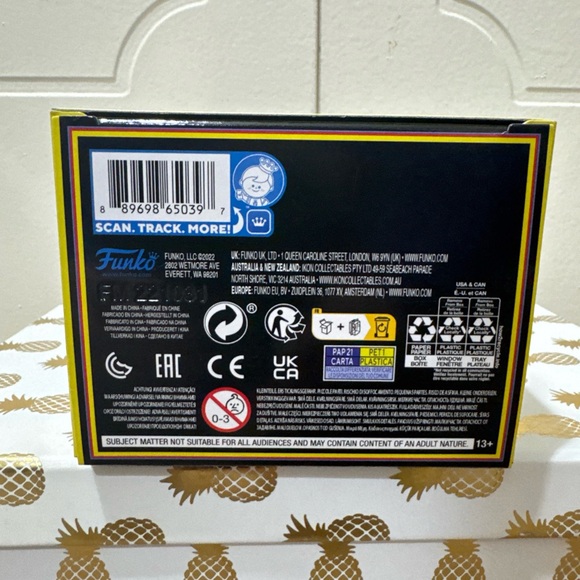Funko Pop! Vinyl:IT-Pennywise(Black Light)-Entertainment Earth(Exclusive) #55 - Picture 2 of 3